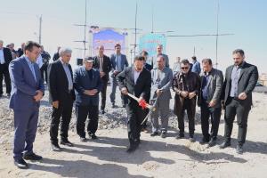 آغاز عملیات اجرایی بیمارستان ۲۲۰ تختخوابی شهر جدید سهند با حضور معاون درمان وزارت بهداشت