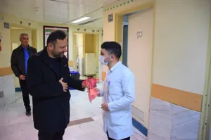 ملاقات معاون درمان دانشگاه علوم پزشکی تبریز با مجروحان جنگی بستری در مرکز آموزشی درمانی امام رضا (ع)